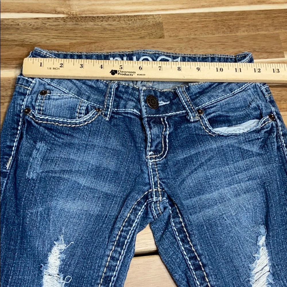 Distressed capris jeans - Picture 5 of 8